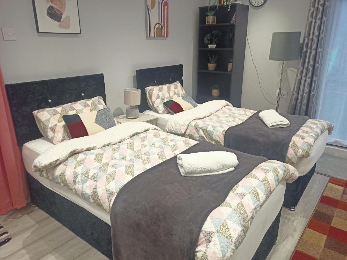 Homey Studio In Newport Perfect For Couples & Travelers Exterior photo
